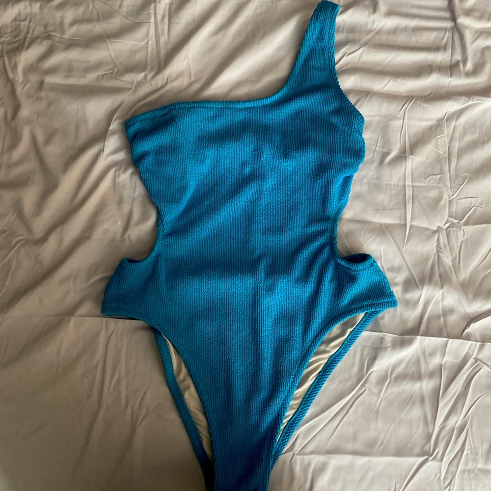 💙 BLUE CUTOUT ONE PIECE💙